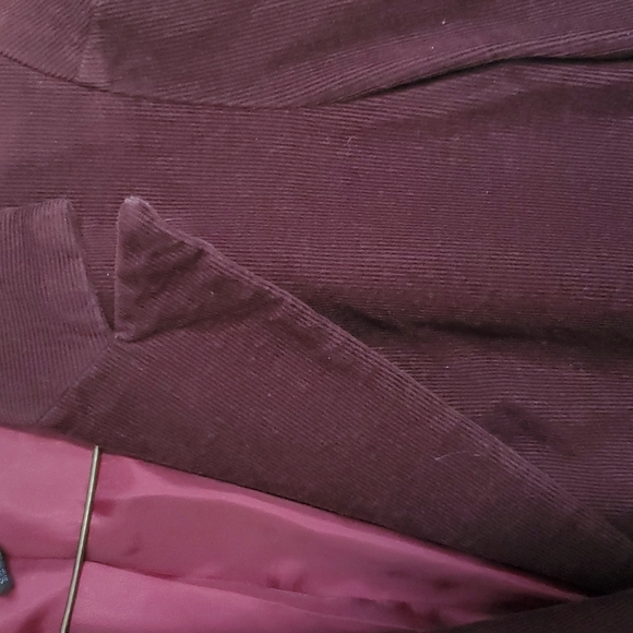 Burgundy velvet ribbon lined blazer - Picture 2 of 6